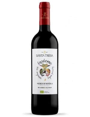 Bouteille de vin rouge avec une étiquette blanche et un bouchon rouge